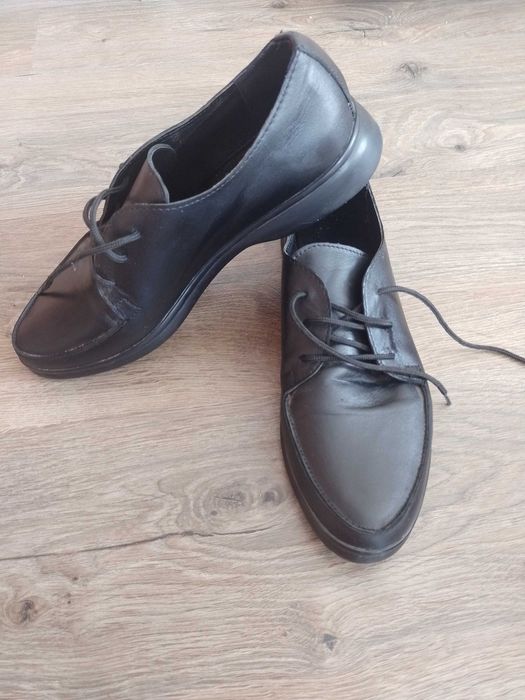 Зручні шкіряні туфлі