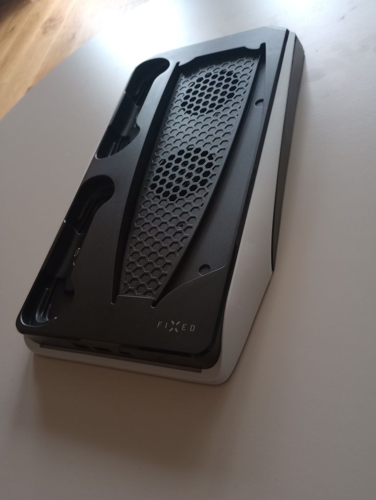Stacja chłodząca do PS5 Fixed