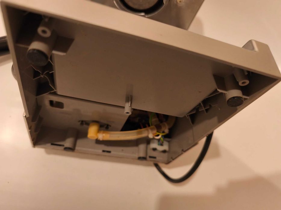 Philips Saeco poemia кавоварка під відновлення