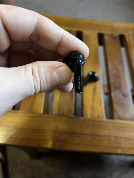 Продам беспроводные оригинальные наушники Philips