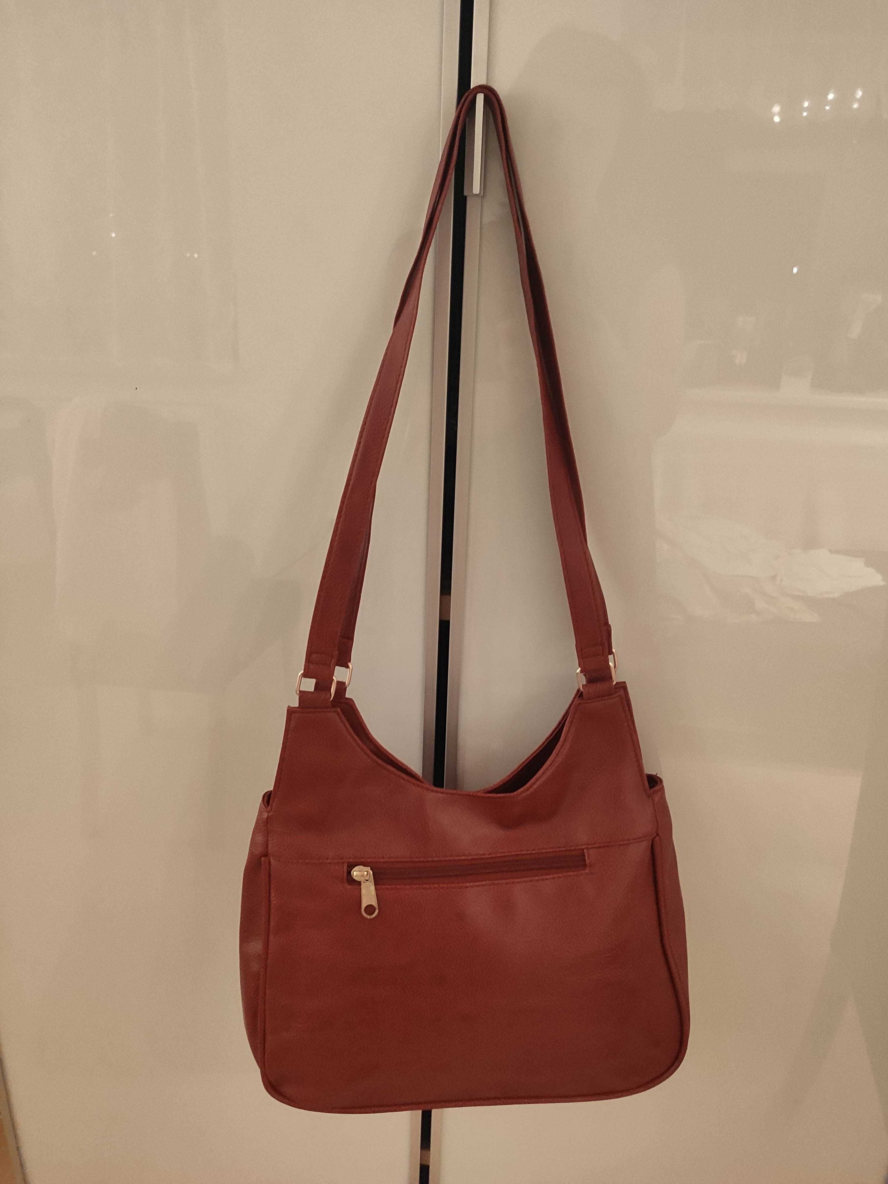 Червона жіноча сумка