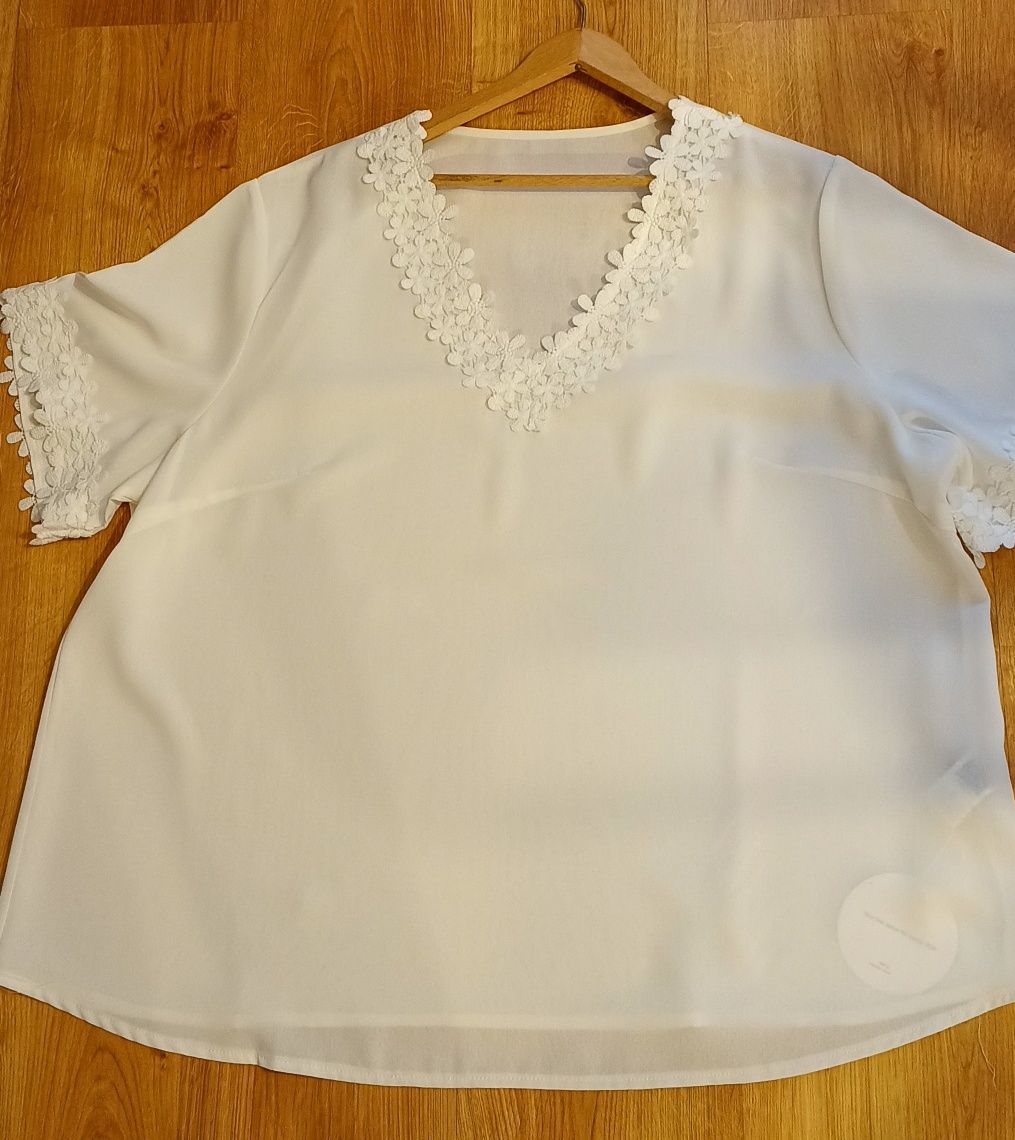 Biała bluzka z krótkim rękawem rozmiar 3XL - 50