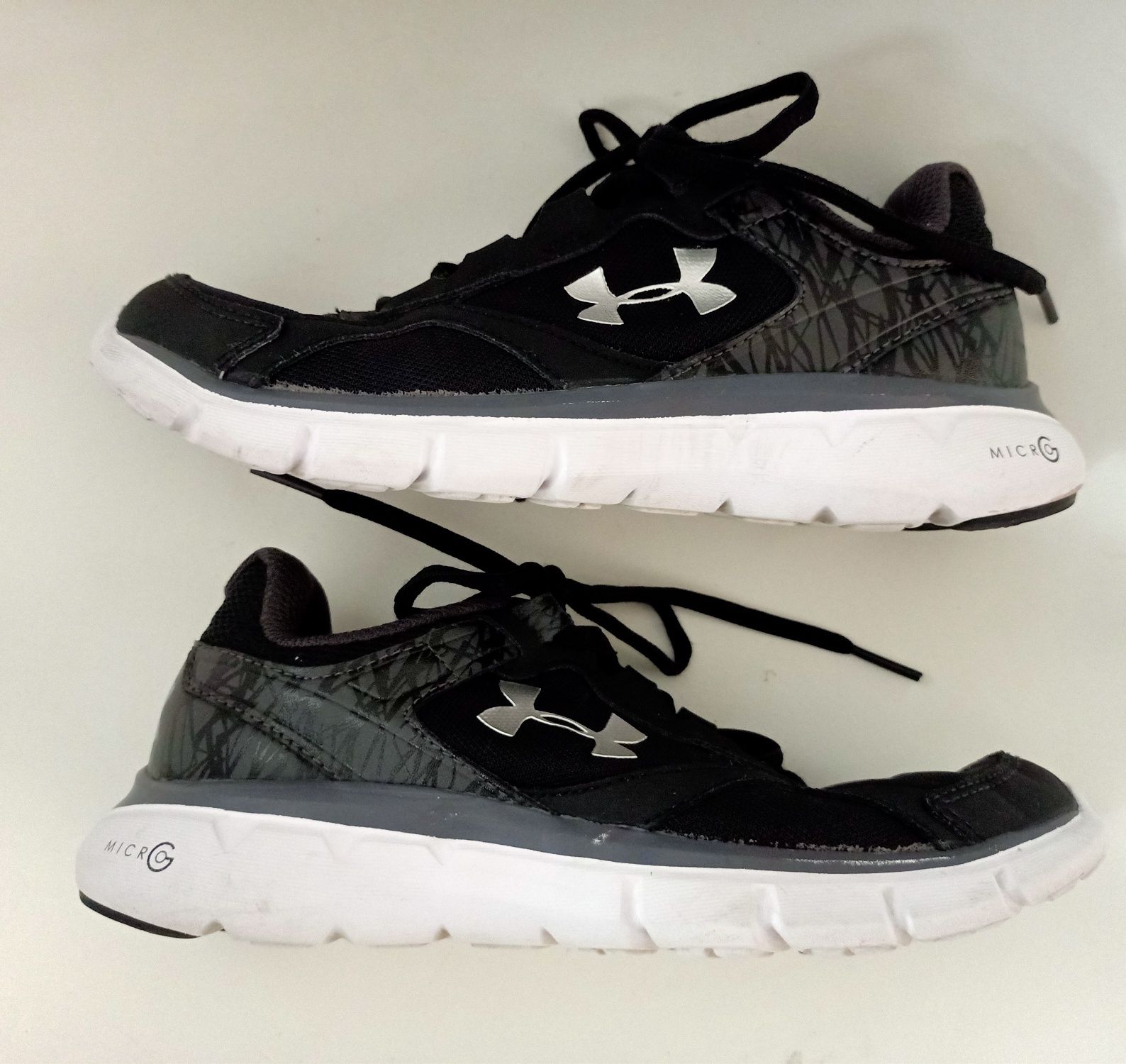 Buty sportowe adidasy under armour micro 35,5 lekkie, oddychające