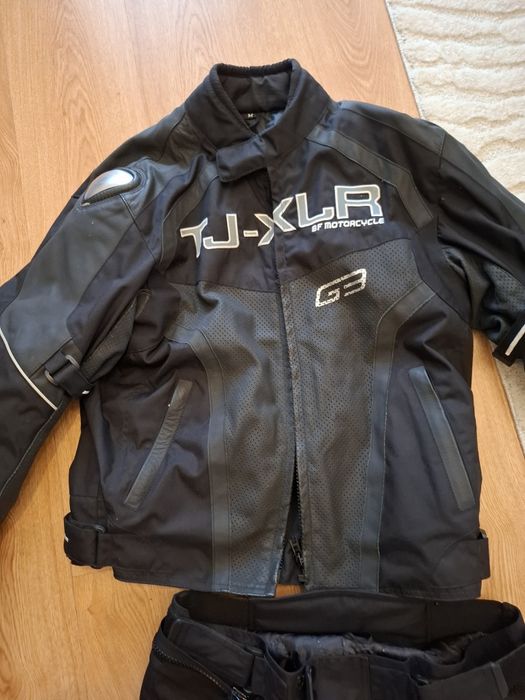 Komplet ubrania na motocykl.