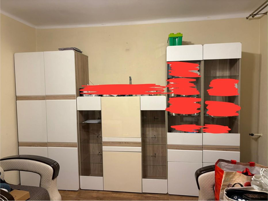 Na sprzedaz szafa, szafka, komoda i dwie witryny
