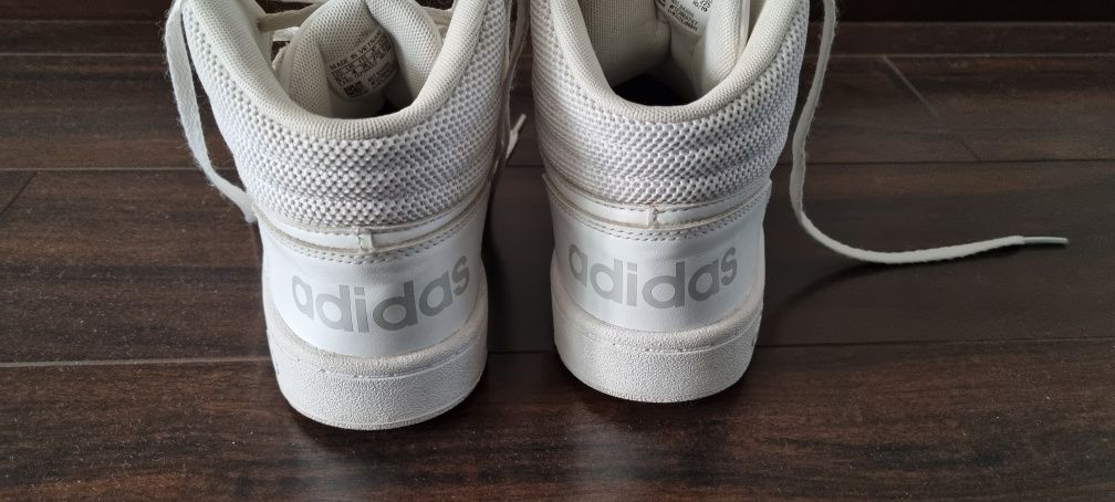 Ботинки adidas белые