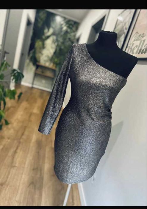 sukienka srebrna L 40 błyszcząca połyskująca jedno ramię wesele