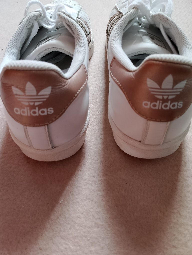 Кросівки Adidas (оригінал)  39,5