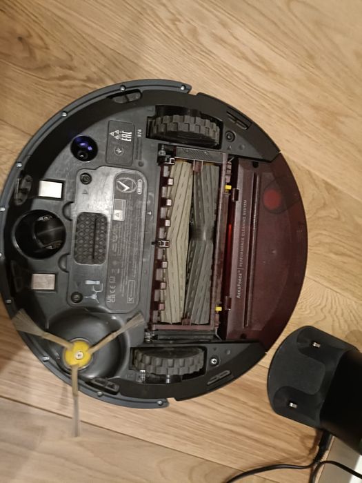 Aspirador iRobot Romba 976

A funcionar perfeitamente. 

Marcas de