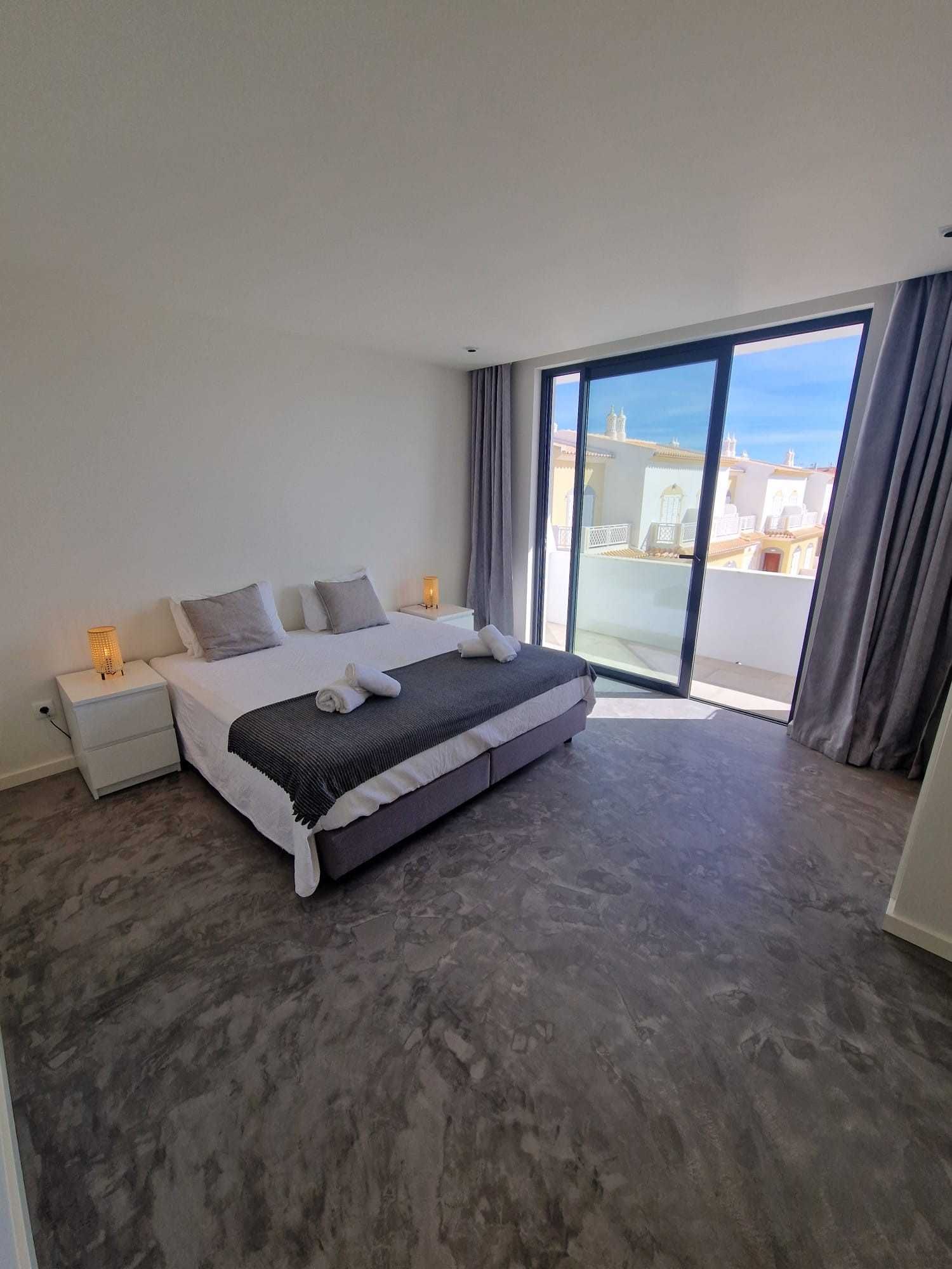 Disponível a partir de outubro - 400m Praia Manta Rota