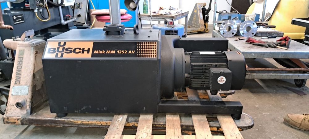 Pompa próżniowa Mink MM 1252 AV 250 m3/h kłowa lobowa CNC