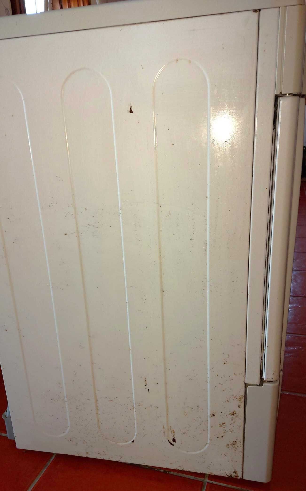 Máquina de secar roupa Indesit IDC 75