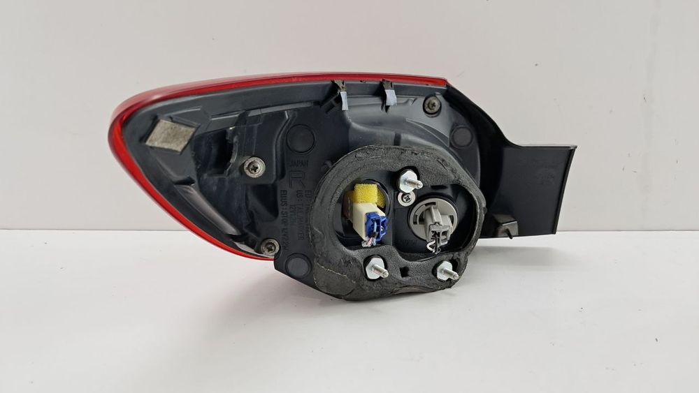 Фонарь задный правый стоп Mazda 3 хетчбек 2013-2018 B45D51150