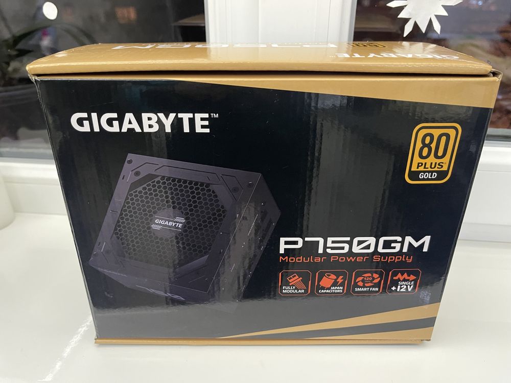 Блок живлення Gigabyte P750GM 80+ Gold 750wt