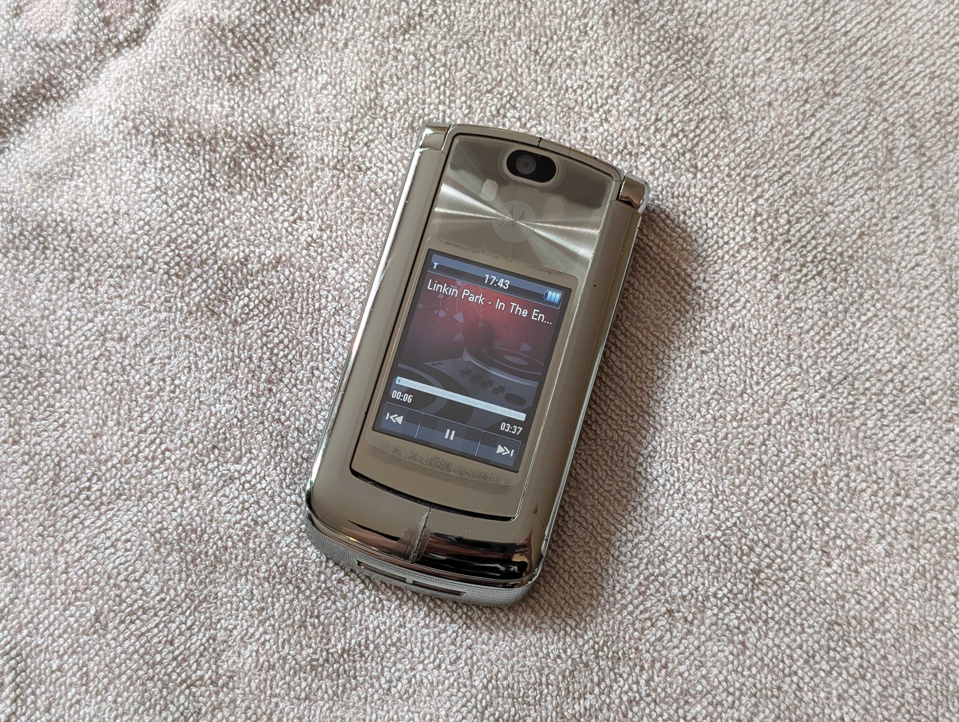 Motorola V8 bez simlocka, sprawna, dla kolekcjonera