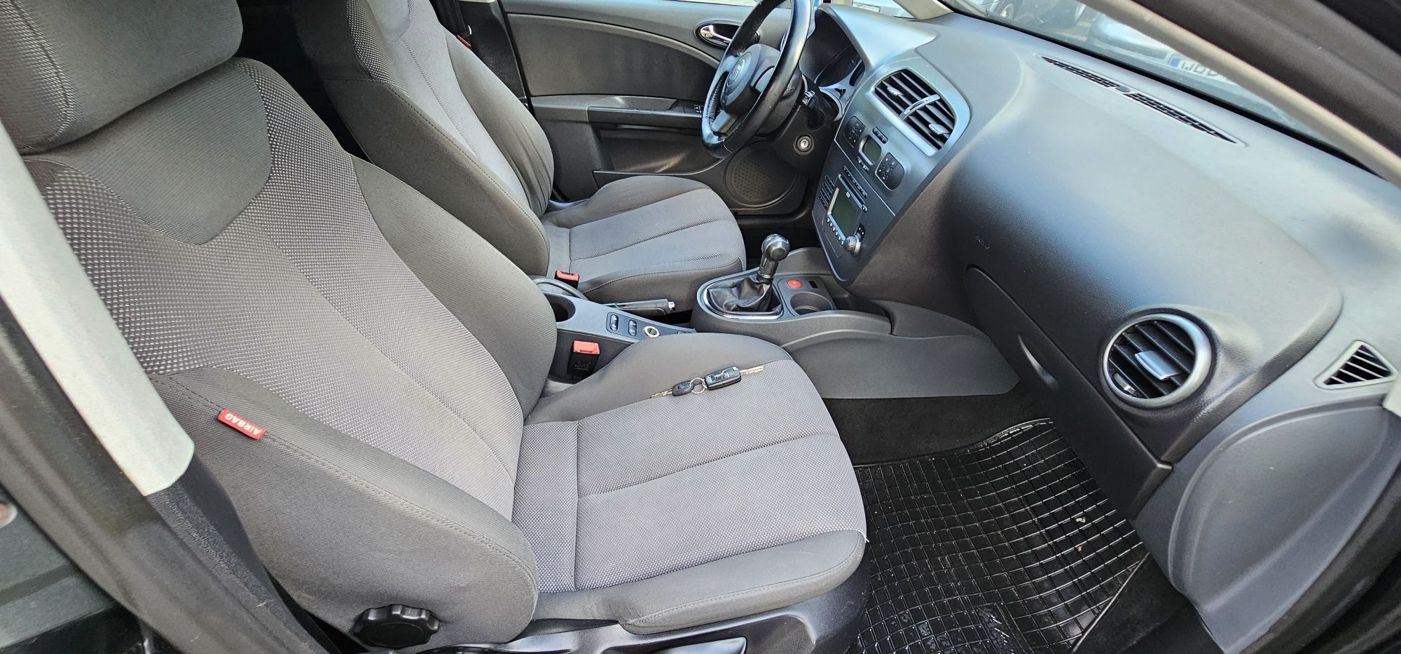 Ładny Leon 2006r 2.0 benz * zarejestrowany *zadbany * ważne opł