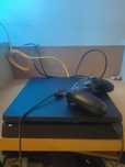 Playstation 4 500GB com um comando (nova)