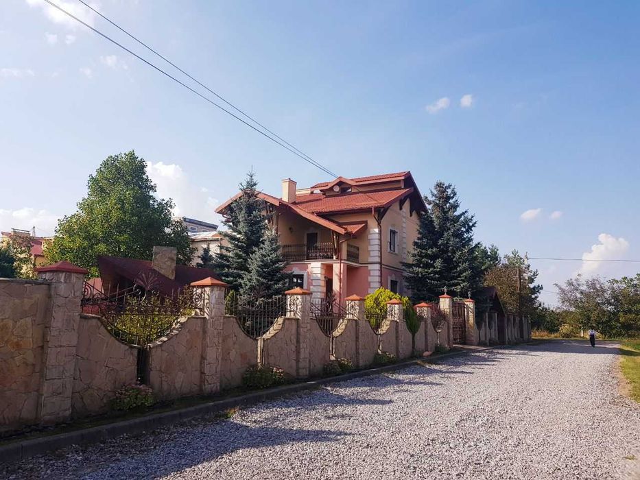 Родинний будинок для комфортного життя в м. Пустомити 9 км від Львова