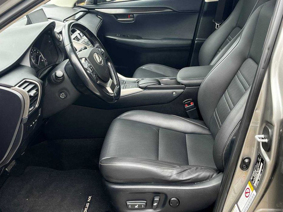 Lexus NX 2015 2,0 бензин