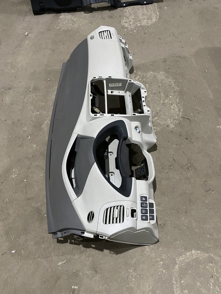 Панель торпеда на Nissan Leaf Ниссан Лиф