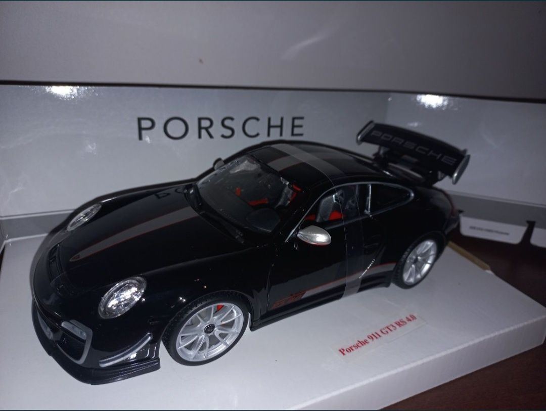 Bburago Porsche 911 GT3 RS 4.0 czarny,skala 1:18