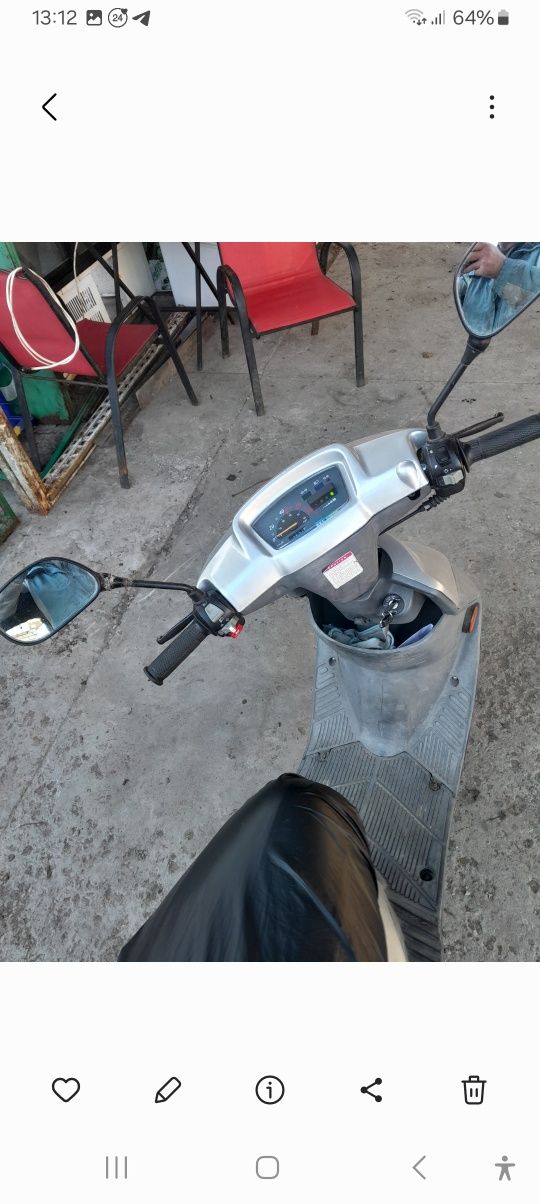 Продам електро скутер,на змінних акумах EVT 4000