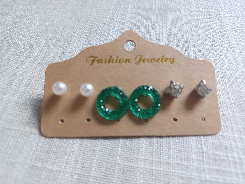 Zestaw kolczyków, wkrętki, sztyfty nowe, perły, cyrkonie, zielone