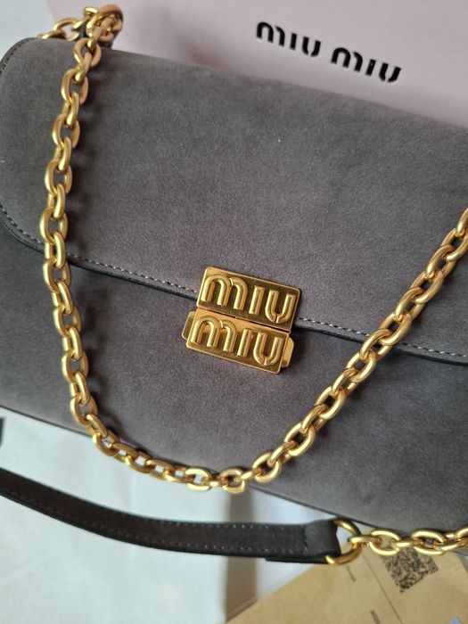 Torebka z naturalnego zamszu.