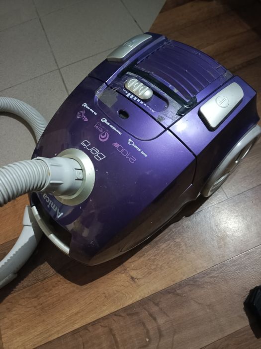 Odkurzacz Amica 2100w