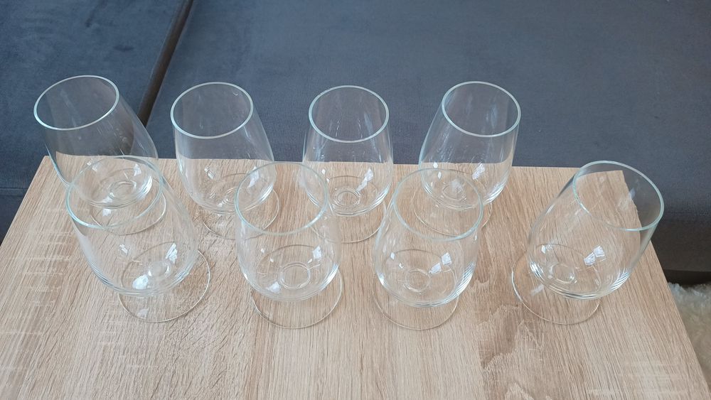 Szklanki-pucharki na desery, lody lub napoje.