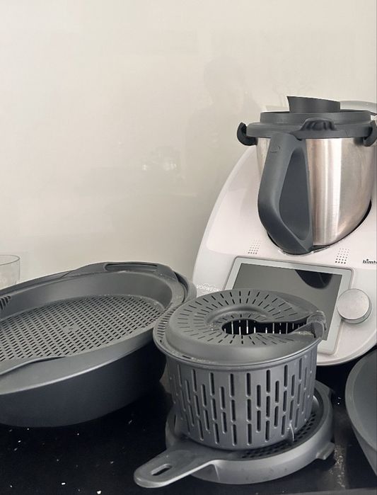 Bimby TM6 com acessórios incluídos