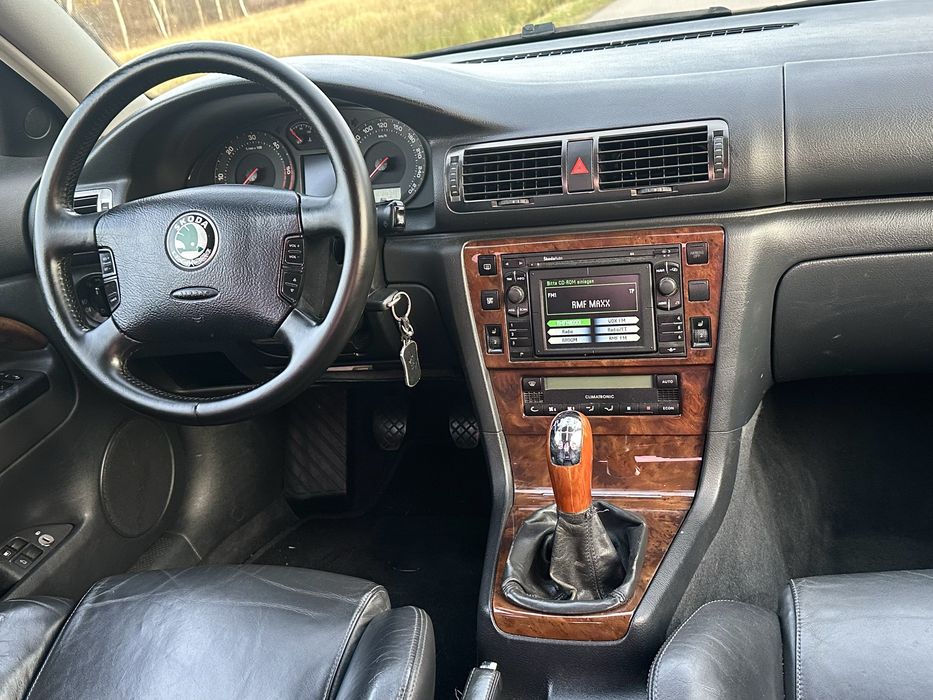 Skoda Superb 1.9TDI grzane skóry / alu17 / ładna