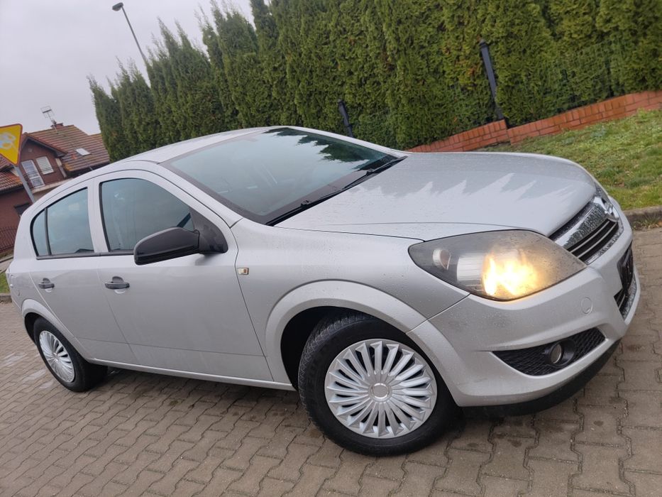 Opel Astra 1.6 115 km 2009 rok
