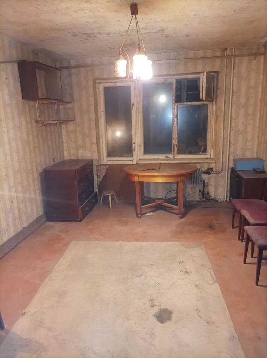 Продам 3-кімнатну квартиру  Харківська 44