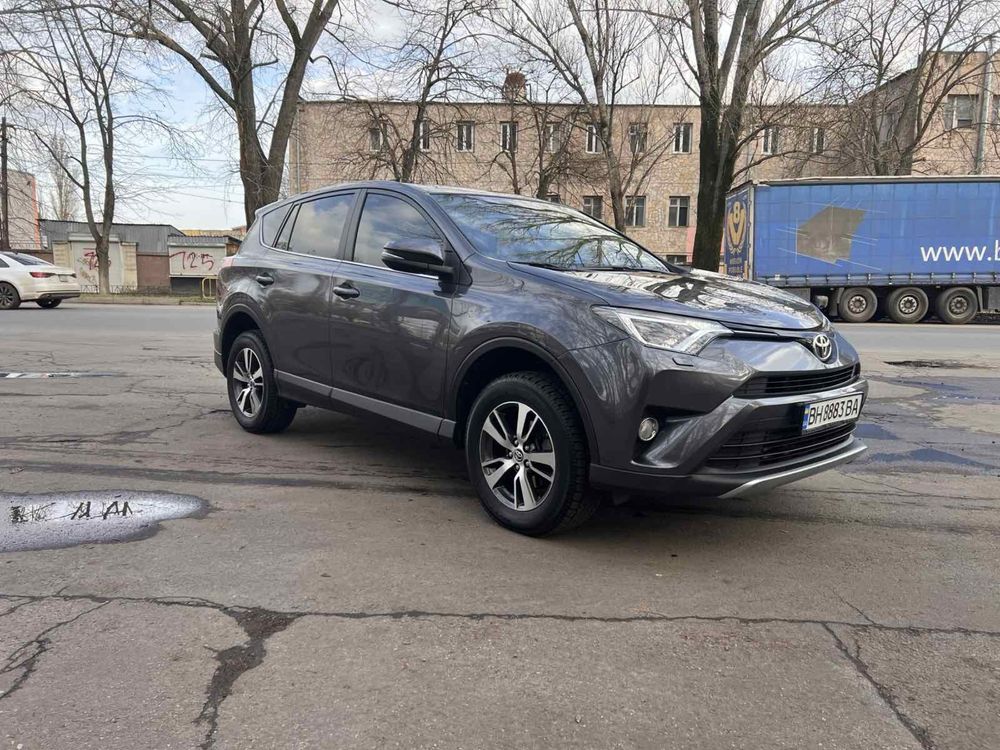 Продам Toyota Rav4 2017