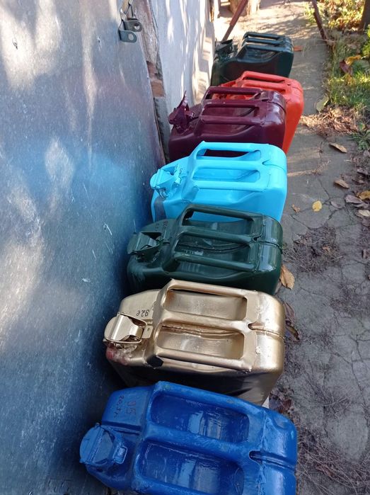 Канистры, каністри для палива 20 л