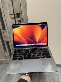 Macbook pro 13 2018 core i7 16/512gb