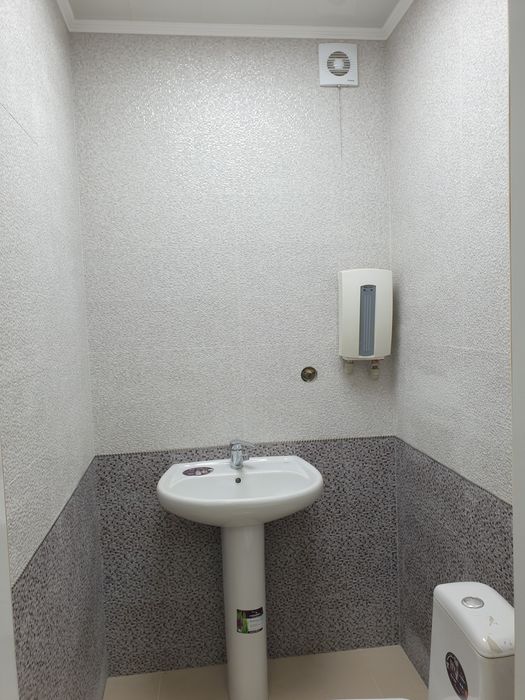 Приміщення 62м фасад під аптеку, магазин, офіс та 5+5м складських вул.