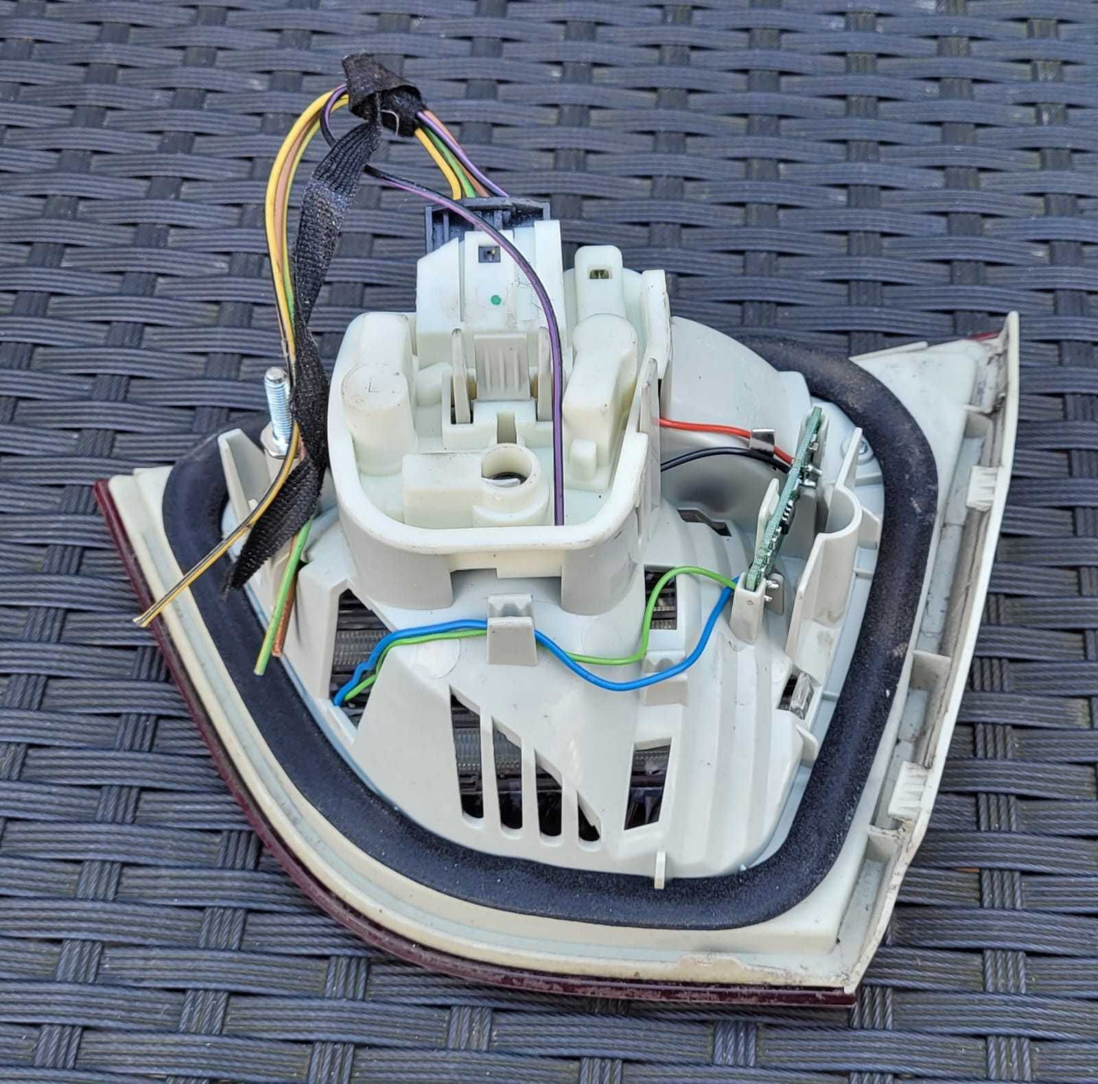 Lampa w klapę lewa BMW 3 E90 LCI lift LED f-vat