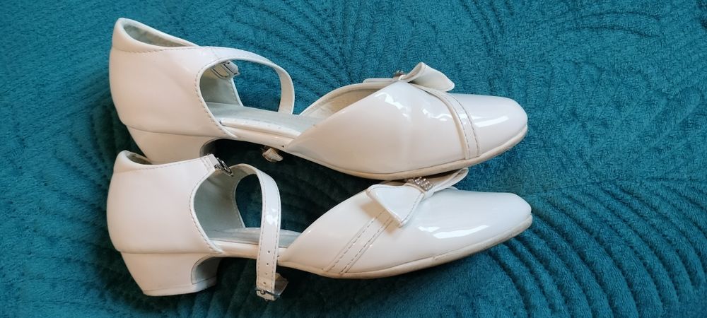 Sukienka komunijna, na 150cm komplet z 2 bolerkami i torebką + buty 38