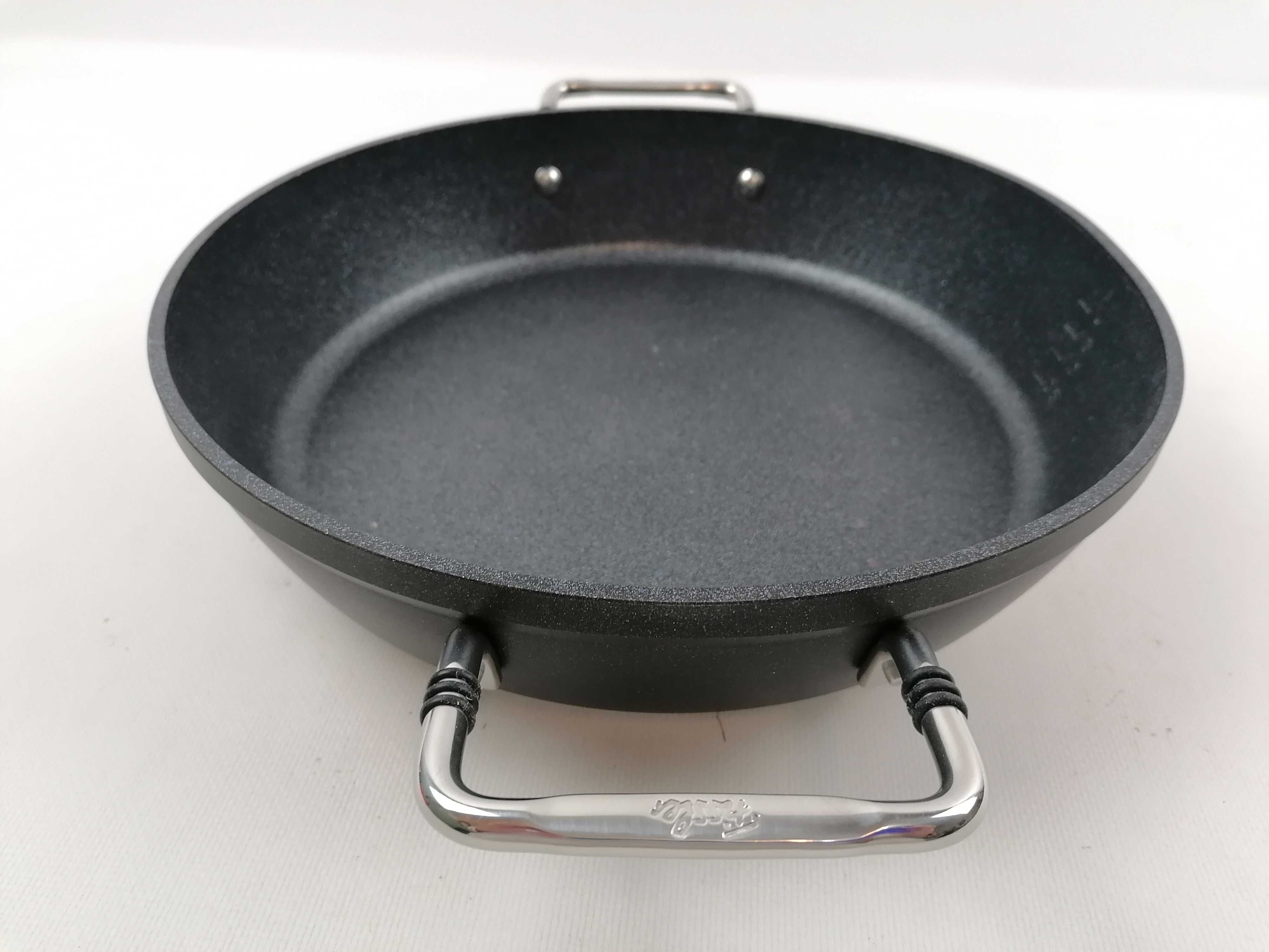 Patelnia do serwowania Fissler Adamant 28cm non-stick indukcja