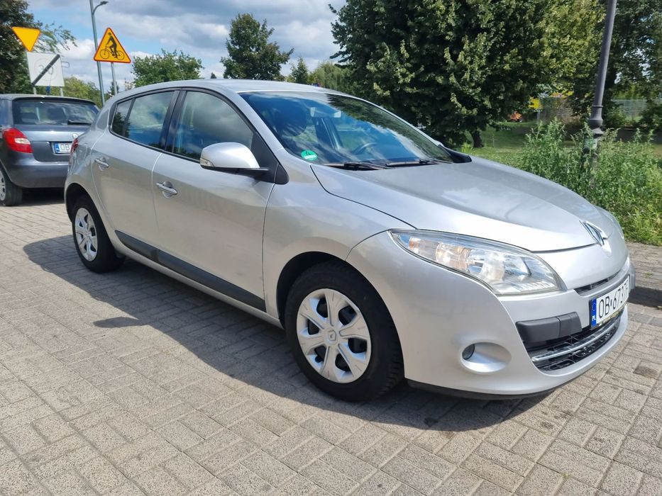 Renault Megane Zarejstrowany w PL. silnik 1.6 16v tempomat klimatronik nowy przegląd