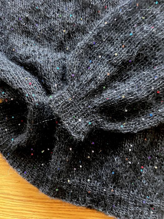 Sweterek czarna mgiełka z cekinkami handmade