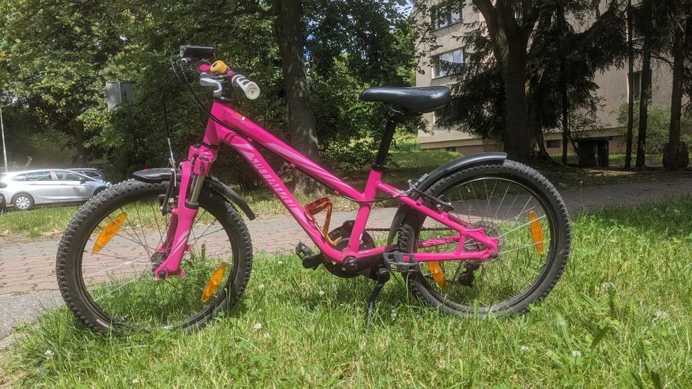 Śliczny różowy rower Specialized rama 9 cali koła 20