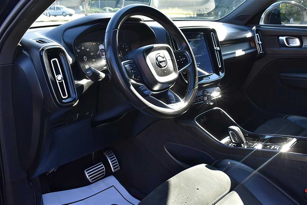 Volvo XC40      2020