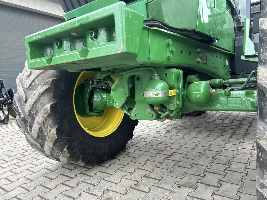 Трактор John Deere 6155R