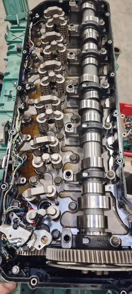 SILNIK Volvo A30 / FM / Renault GAMA T D11 K ,H , - Słupek  — Nowy —