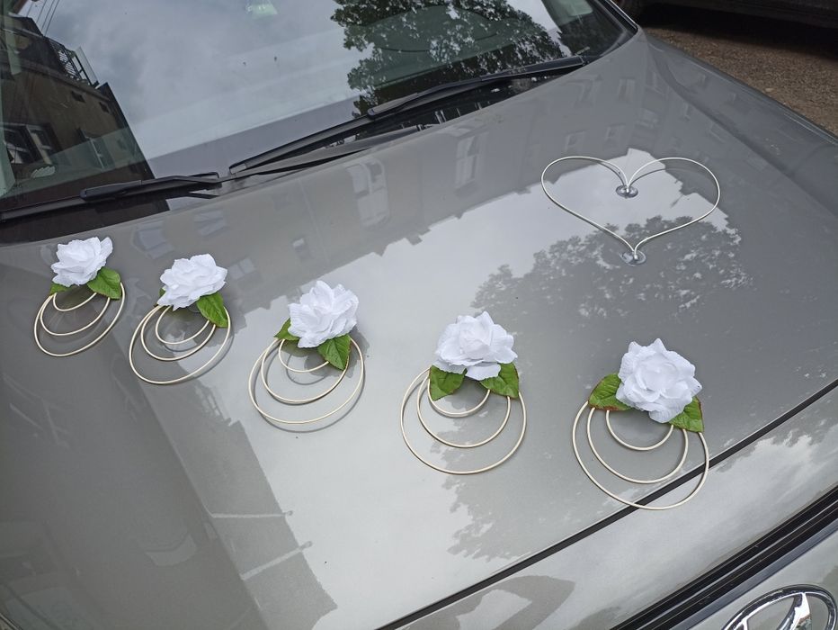 Dekoracja biała  na auto