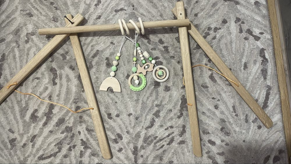 Дитячий підлоговий мобіль тренажер Монтессорі