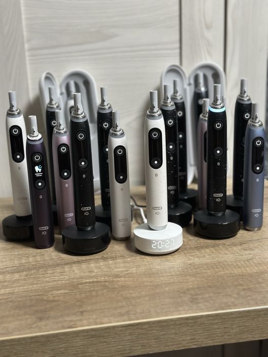 Електрична зубна щітка Oral-B 9/10 iO